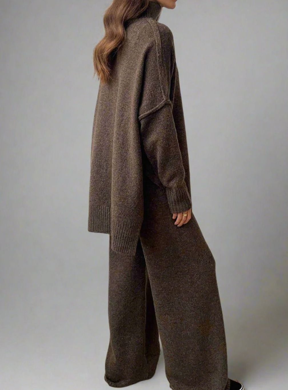 Completo Donna in Maglia Dolcevita e Pantaloni Larghi