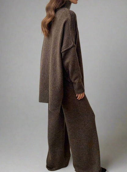 Completo Donna in Maglia Dolcevita e Pantaloni Larghi