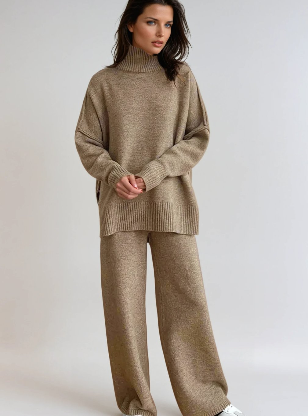Completo Donna in Maglia Dolcevita e Pantaloni Larghi
