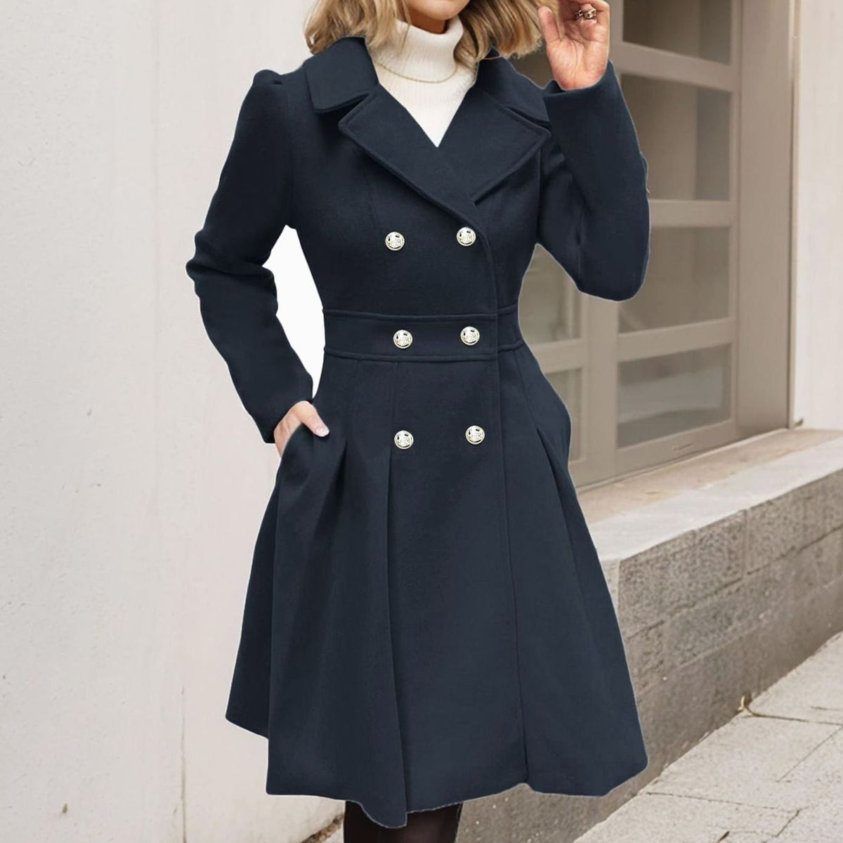 Cappotto Doppiopetto Donna Svasato con Bottoni Dorati