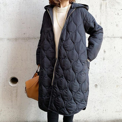 Piumino Donna Oversize con Cappuccio Trapuntatura Ondulata