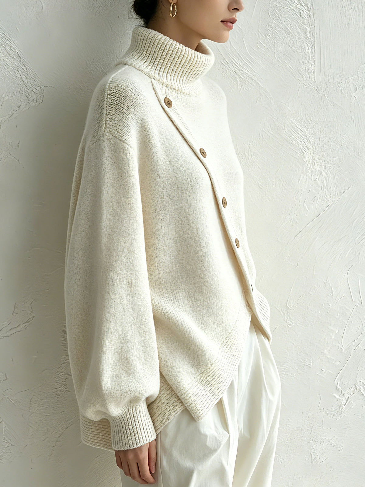 Maglione Dolcevita Donna Oversize con Bottoni in Legno