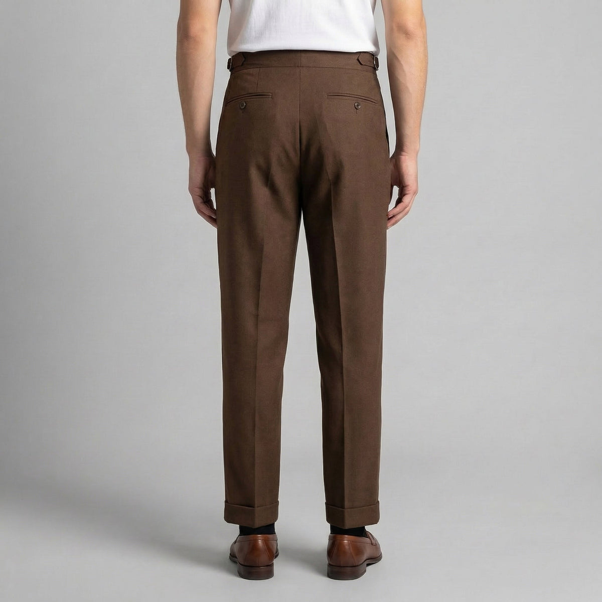 Pantaloni Uomo con Pinces e Risvolto sul Fondo